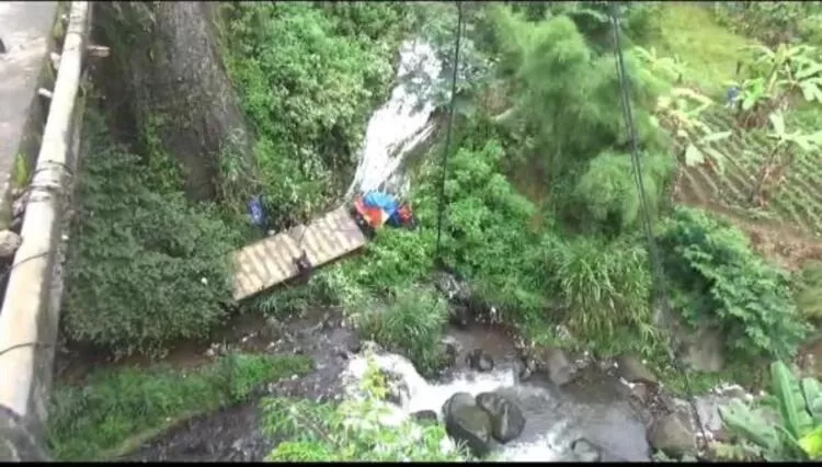 Truk di Cipanas Cianjur Terjun ke Jurang, Tidak Ada Korban Jiwa