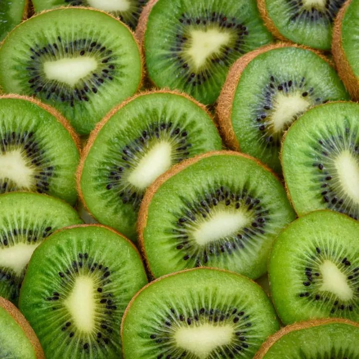 Buah Kiwi untuk Kesehatan yang Luar Biasa:Sumber Nutrisi Tinggi dan Antioksidan Untuk Membantu Kesehatan Tubuh...