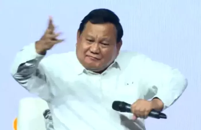 Bantah Kabar Kurang Sehat, Prabowo Subianto Bilang Itu Hoaks Lalu Joget di Depan Jokowi