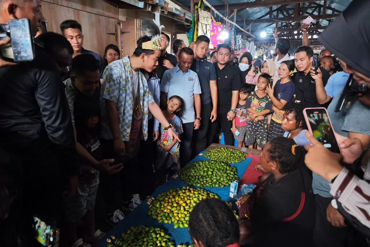 Kampanye di Jayapura, Pasar Pharaa Sentani jadi Tempat Pertama yang Dikunjungi Gibran