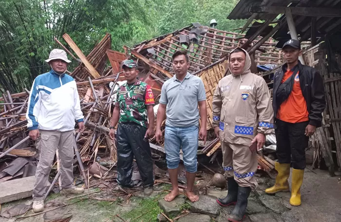 Longsor dan Banjir di Gunungkidul, 1 Orang Tertimpa Rumah dan 24 Titik Terdampak