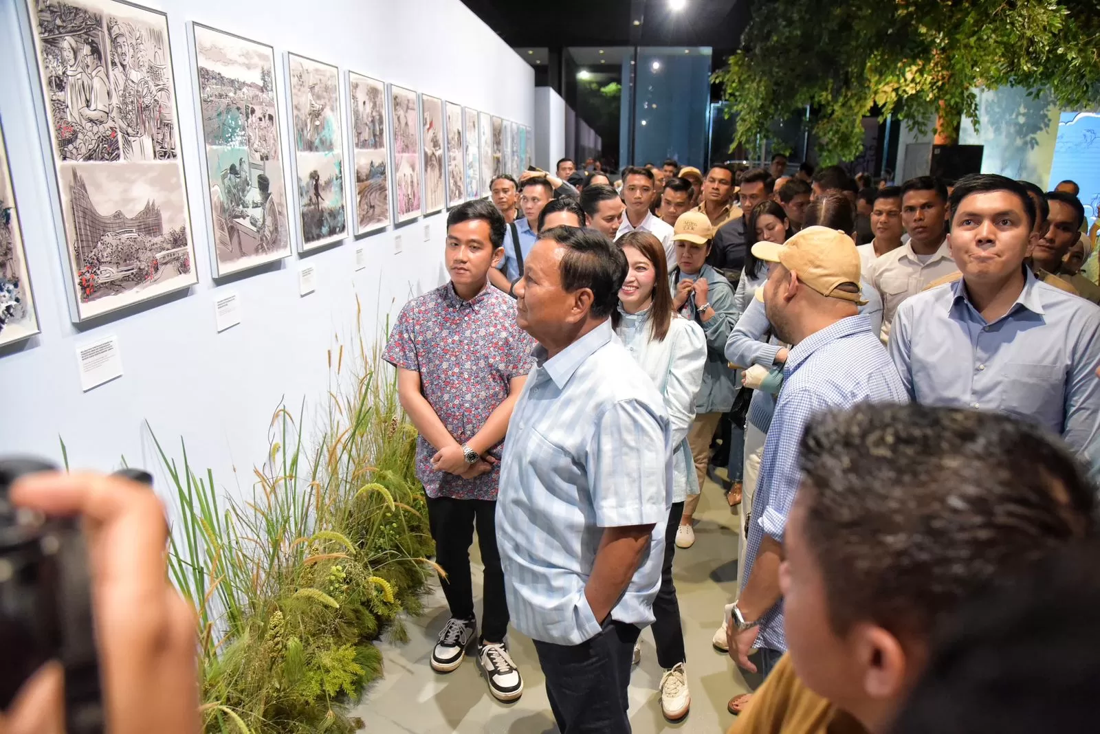 Malam Mingguan ala Prabowo Gibran, Kunjungi Festival Negeri Elok Karya Didit, Para Selebritis Ini Juga Ikut Hadir