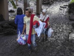 Cerita Warga yang Selamat dari Banjir Lahar Dingin di Sumbar, Ada yang Kehilangan Ibu dan Keponakan