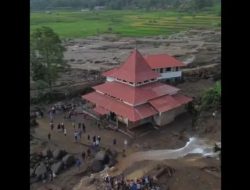 Viral, Masjid di Sumbar Tetap Kokoh Berdiri Walau Dihantam Banjir Bandang Lahar Dingin
